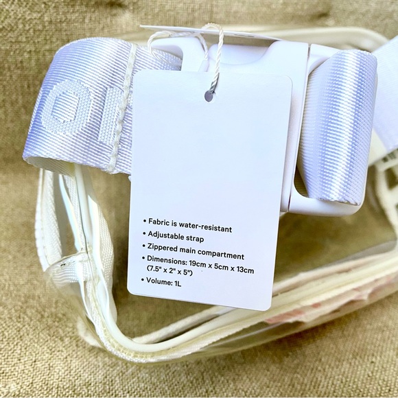 lululemon Everywhere Belt Bag 1L Clear - Picture 8 of 10